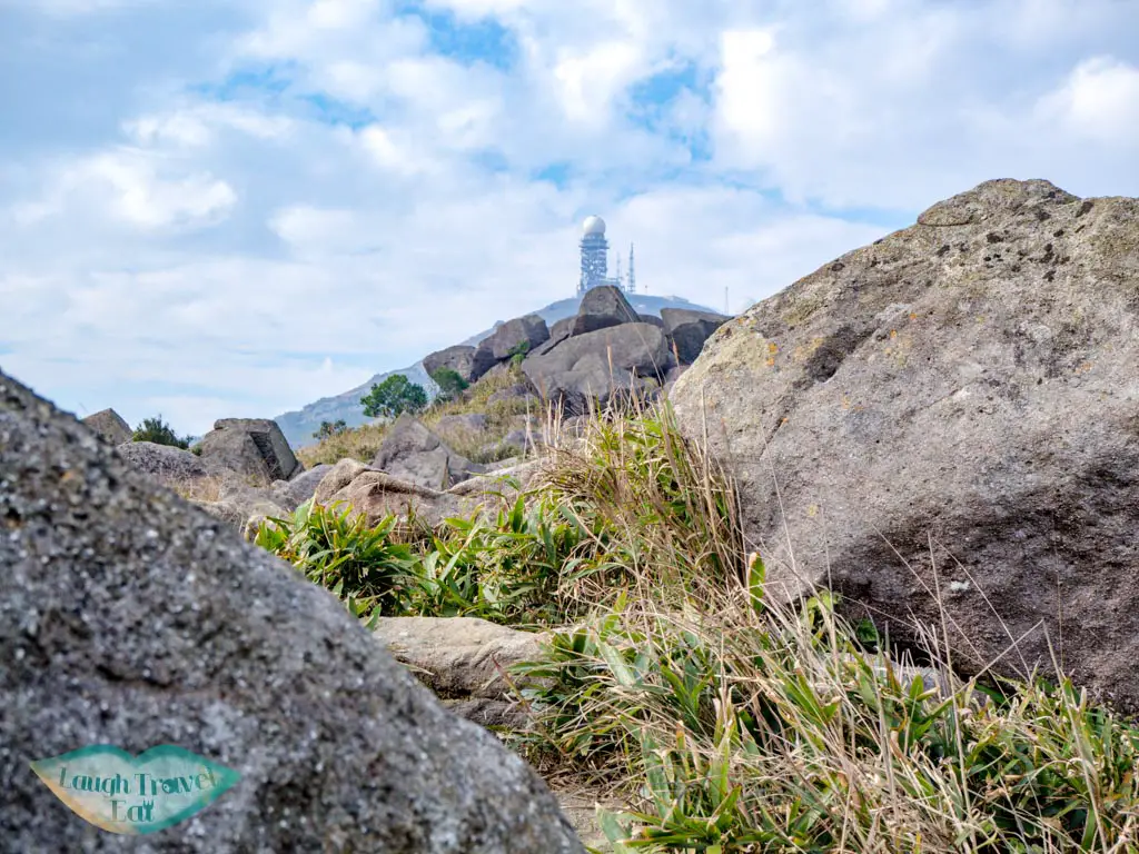 rock-outcrop-heading-towards-tai-mo-shan-lookout-wo-yang-shan-hong-kong-laugh-travel-eat